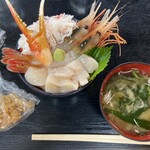 Ichiba Shokudo Ajidokoro Takeda - 16 三食丼 2800円とおまけのホタテのヒモ