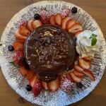 Kakigoori & Cafe Shuuchan Tachi no - 苺のダークチョコパンケーキ上部