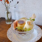 カフェヒュッテ - 料理写真:プリンアラモード