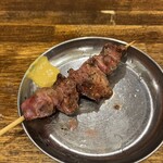 Motsuyaki Tatsuya Machiya Ten - レバ。味付けは塩胡椒。外はサクサク、中はドロっと！完璧な味付けと火入れで大満足！