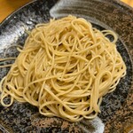 Men Yujin - 替え玉でお願いした多加水麺。こちらも細麺ストレートです。