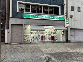 LAWSON STORE 100 Kanayama Ten - 外観