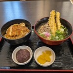 資さんうどん - 料理写真:資さんしあわせセット