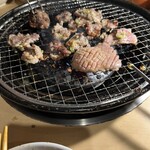 Yakiniku Horumon Aoya - 豚タン三昧