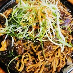 ジャジャン麺　짜장면