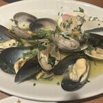 Trattoria La Pappa - ハマグリ、アサリ、ムール貝のソテー。