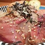 魚匠　もとき - まかないめし
      （海鮮丼と和風麺）
      
      極上（ブランド卵とお魚のグレードアップ）の方
      
      鳥取県の天美卵　すごいです
      魚はホンモノ　ええやつです
      
      めっちゃ美味しいてごね寿司でした