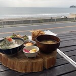 海沿いの キコリ食堂 - 