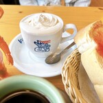 Komeda Coffee Ten Ionmoru Kitaoji Ten - これも撮るんでしょ？♡と言われたから…
                      ウィンナーコーヒーだそうです