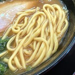 Iekei Ramen Oudouya Jikiden Tonomaruya Yashio Ten - 王道家の中太麺は普通茹ででムニムニ食感。