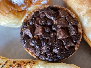 SOL BAKERY - チョコ好きの為の焼チョコタルト¥246内