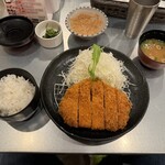 Seigi no Tonkatsu to Curry Ichigo Ten - 