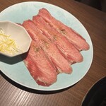 Yakiniku Toraji Toreningusenta Ten - 