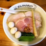 らぁ麺 SUNGO - 料理写真:潮らぁ麺、どっちーもトッピング