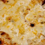 Pizzeria Asso da yamaguchi Nakazakicho Ten - セッテフォルマッジ７種のチーズ　ハチミツトッピング