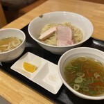 支那そば くろ田 - 料理写真:昆布水つけそば 白