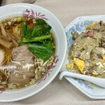 Hanaya - ランチ3種の内の一つ、ラーメン、半チャーハン900円