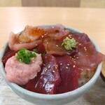 海鮮丼 とと丸 - 料理写真: