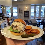 FIRE HOUSE - 『MOZZARELLA MUSHROOM BURGER¥1,859』
                        ※通はフライドポテトをスパイスチップスに変更
                        『HOT DOG SOUR KRAUT¥968』
                        『キリン生¥495』