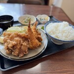 266480197 - エビフライ定食　800円　ご飯大盛り無料