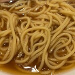 極旨醤油らーめん 一刻魁堂 - 麺アップ