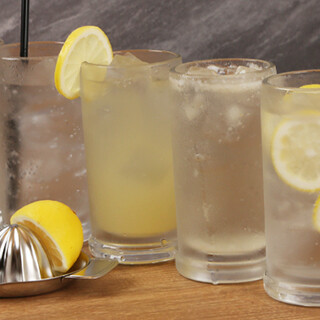 Good news for lemon sour lovers! Enjoy 11 different kinds of lemon sours