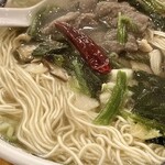 中国ラーメン揚州商人 - 「牛肉のあっさり激辛ラーメン」のアップ①…