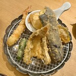 天ぷらめし 金子半之助 - 茄子、かしわ、かぼちゃ、茄子・舞茸、玉子、サービスの海老