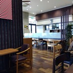 Cafe ITALIAN TOMATO Iontaun Fujimino - 店内は明るくて素敵ですね。