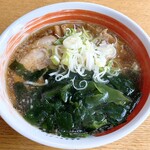 タロー軒 - 料理写真:ラーメン＋ワカメトッピング