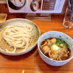 うどんうさぎ - 料理写真:KBTK (こく旨バター鶏団子きのこ)つけ汁うどん。