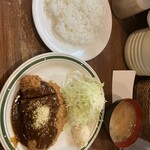 かつれつ四谷たけだ - ポークカツレツ定食1500円也。ライス、味噌汁付き。