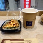 Adam's awesome PIE - コーヒー400円  キッシュ 580円