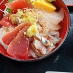 Rinkairo Shinkai Shokujidokoro - ランチ限定のおまかせ海鮮丼