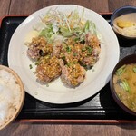 定食 居酒屋 木場 くぼ - 唐揚げ定食＋油淋鶏風ソース