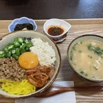 玉城豆腐のみそ汁屋 - ゆしネバ丼