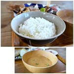 Kazura - ◆羽釜で炊いたご飯はツヤがあり美味しい。 ◆お味噌汁。 どちらもお代わり自由。