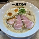 麺や スエタク - 料理写真:特製鶏そば1200円。スープが少し濃いめだけど、麺、しっかり味のある厚めのチャーシュー、煮卵、全体のバランスが素晴らしく、美味しい一杯でした。