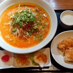 Hassenkaku Honten Restaurant Caihong - 