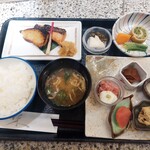 Uokyu Eat-in Ajimise Hon Ten - 