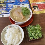 Tenka Ippin Akashidai Ten - ミニラーメンこってり　小ライス　ネギ升盛り