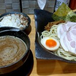 つけ麺 夢人 - 料理写真:濃厚魚介焦がしつけ麺+大盛+〆ご飯