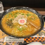 Ramen Kagetsu Arashi Setagayaku Kaminoge Ten - 【期間限定】
                      ◾️Spice Miso Ramen魯珈¥1.050
                      　※アプリでご飯or¥150迄のトッピングが無料
                      　※激辛壺ニラモヤシは言えば提供してくれます
                      　※ニンニクも同様