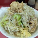 Ramen Jiro Koiwa Ten - コールはニンニク少し、野菜、脂