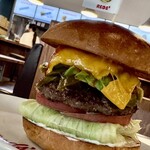 REDS' BURGER DINER - 