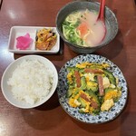 Okinawa Ishoku Zakaya Kodawari Bento Bingata - 