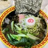 ラーメン 三浦家 - 料理写真:極上海苔ラーメン@1,000円  丼中が海苔まみれ！啜ると磯の香りがバチコーンとやってくるものの、その後に豚骨と鶏油がちゃんと追いかけてくる！凄いな！ご飯のお代わり必須です！