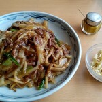 中華 よしの - 牛肉細切り焼きそば