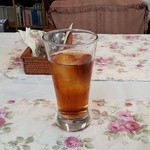 エム カフェ - 食前にウーロン茶