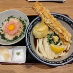 難波千日前 釜たけうどん - 